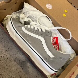 Vans Old Skool (NWT)